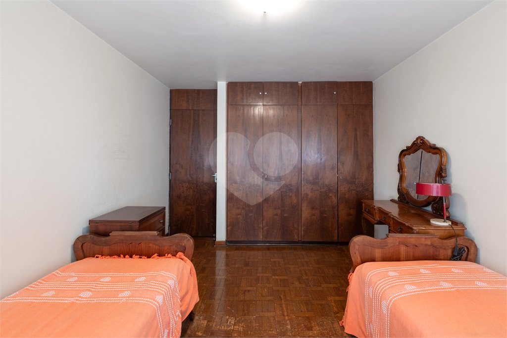Casa Térrea à venda com 7 quartos, sendo 1 suíte, em Santana, São Paulo, SP