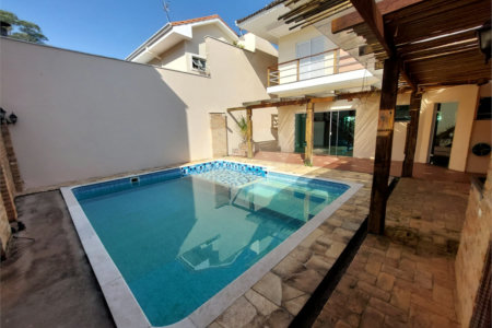 Casa à venda com 3 quartos, sendo 1 suíte, no condomínio Village Saint Clair, Sorocaba - SP