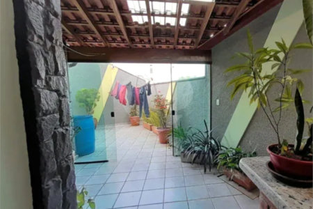 Casa à venda com 3 quartos, sendo 1 suíte, em Jardim Pinheiros, São Paulo, SP