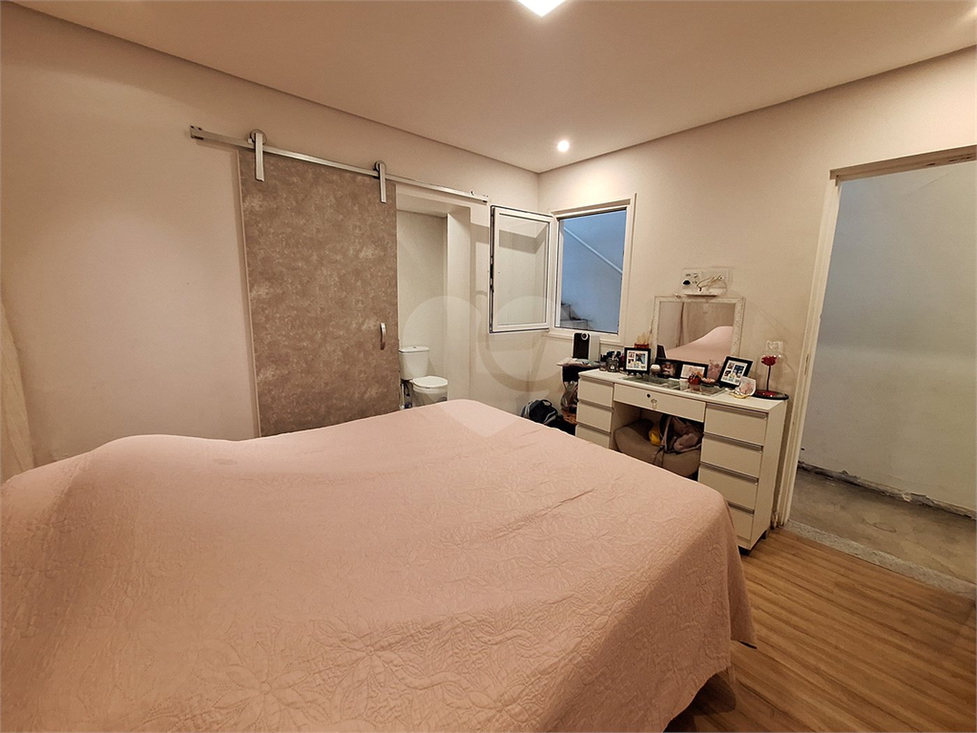 Casa à venda com 3 quartos, sendo 1 suíte, em Chora Menino, São Paulo, SP
