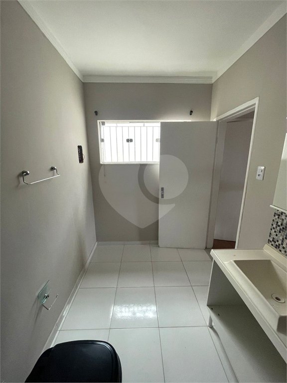 Sobrado à venda com 3 quartos, sendo 2 suítes,  em Vila Oliveira, Mogi das Cruzes, SP