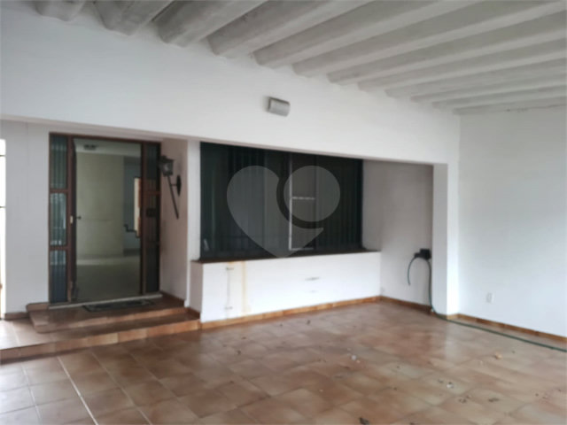 Sobrado à venda com 4 quartos, sendo 2 suítes,  em Interlagos, São Paulo, SP