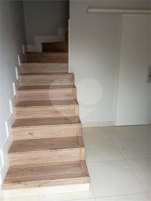 Casa à venda ou para alugar com 3 suítes no condomínio Quinta das Oliveiras, Valinhos - SP