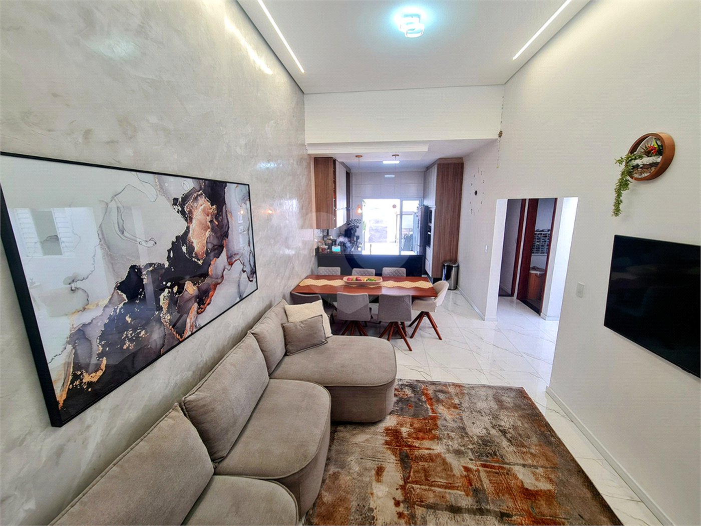Casa à venda com 3 quartos, sendo 1 suíte, no condomínio Horto Florestal Iii, Sorocaba - SP
