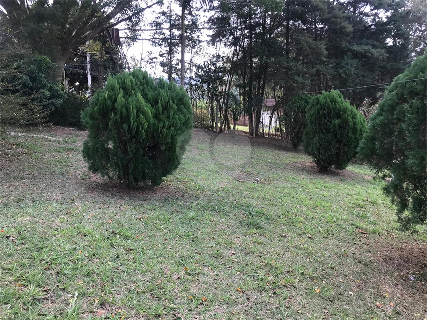 Chácara à venda com 4 quartos, sendo 1 suíte,  em Monterrey, Louveira, SP