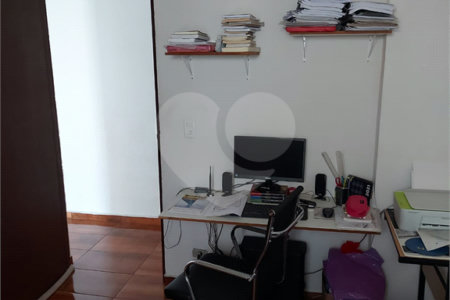 Casa à venda com 4 quartos, sendo 1 suíte, em Vila Pirajussara, São Paulo, SP