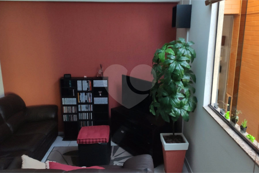Casa à venda com 4 quartos, sendo 1 suíte, no condomínio Travessa Jacob,38, São Paulo - SP