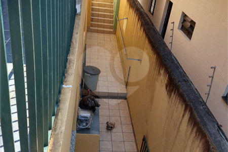 Sobrado à venda com 4 quartos, sendo 1 suíte, em Parque dos Príncipes, São Paulo, SP