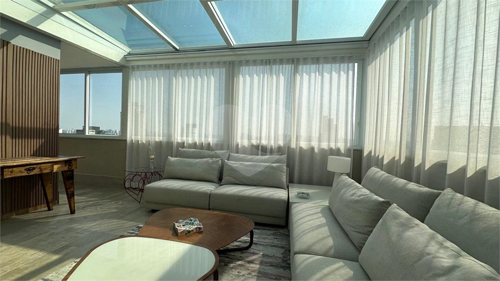 Apartamento à venda com 3 quartos, sendo 2 suítes, em Jardim Paulista, São Paulo, SP