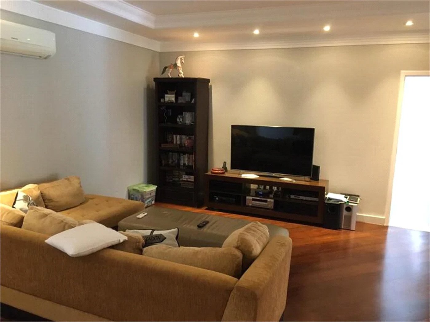 Casa à venda com 5 suítes no condomínio São Paulo, São Paulo - SP