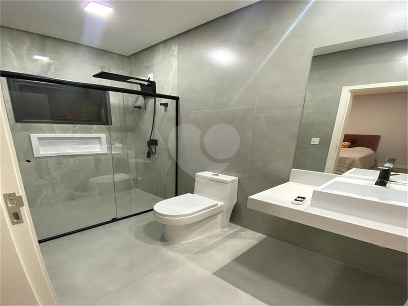 Casa à venda com 3 quartos, sendo 1 suíte,  no condomínio Residencial Mantova, Indaiatuba - SP