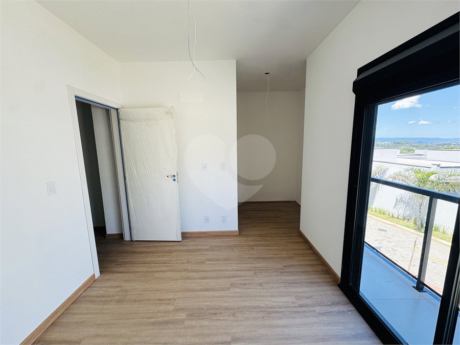 Casa à venda ou para alugar com 3 suítes no condomínio Mont Blanc Village, Vinhedo - SP