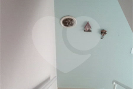 Casa à venda com 3 quartos, sendo 1 suíte, no condomínio Caruatinga, Atibaia - SP