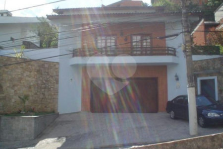 Sobrado à venda com 4 quartos, sendo 3 suítes, em Jardim São Bento, São Paulo, SP
