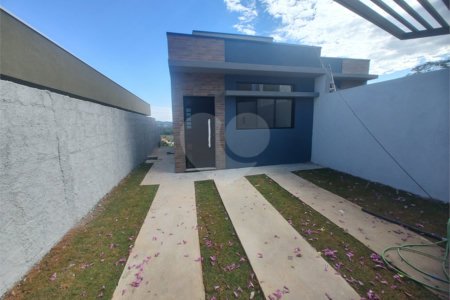 Casa à venda com 2 quartos, sendo 1 suíte, em Jardim Santo Antônio, Atibaia, SP