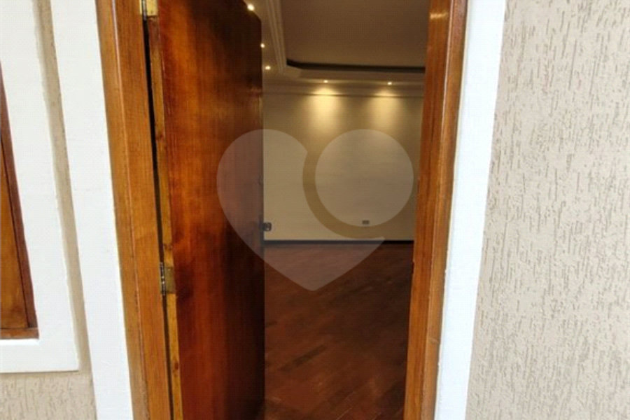 Casa térrea assobradada