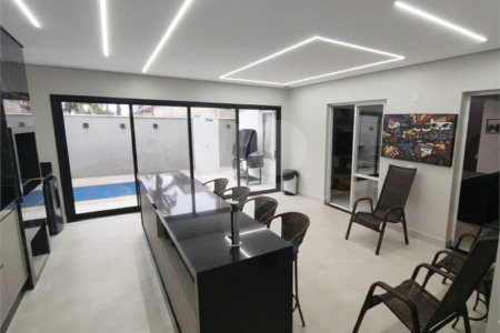 Sobrado de Alto Padrão com Piscina Aquecida, Energia Solar e Lazer Completo no Condominio Natura Village