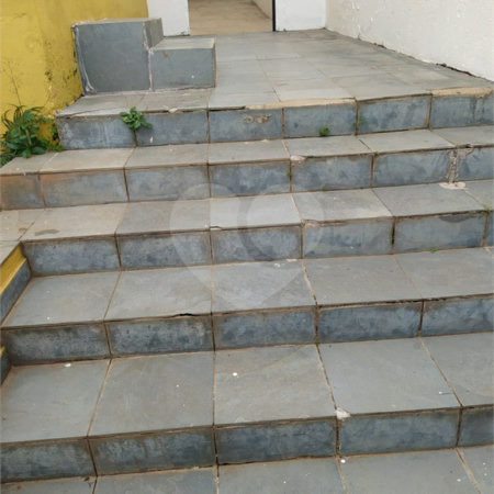 Casa térrea para venda ou locação no bairro Vila Costa do Sol.