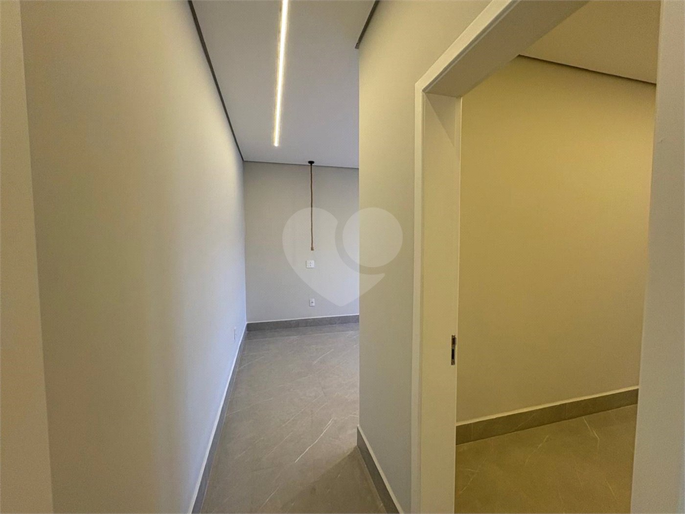 Casa à venda ou para alugar com 4 suítes no condomínio Alphaville Castelo, Itu - SP