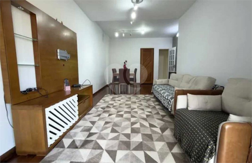 Apartamento à venda com 2 quartos, sendo 1 suíte,  em Laranjeiras, Rio de Janeiro, RJ
