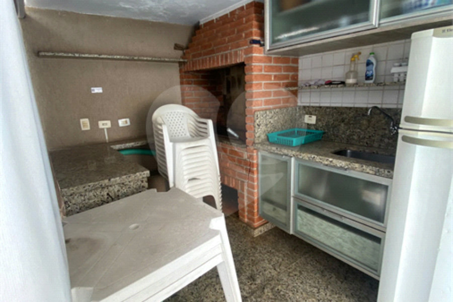 Casa à venda com 3 quartos, sendo 1 suíte, no condomínio Village Santa Cecilia, São Paulo - SP