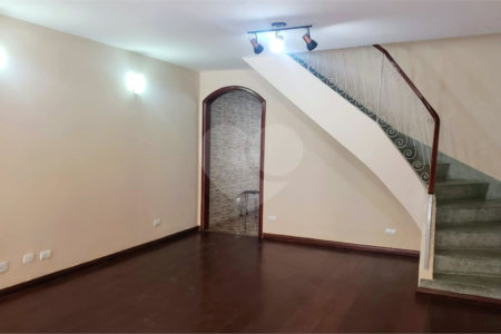 Sobrado à venda com 3 quartos, sendo 1 suíte, em Brooklin, São Paulo, SP