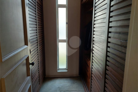 Casa à venda com 3 suítes em Jardim Leonor, São Paulo, SP