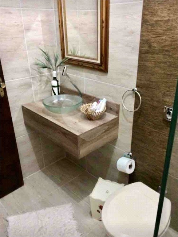 Casa à venda com 3 quartos, sendo 1 suíte,  no condomínio Vista Alegre, Bom Jesus dos Perdões - SP