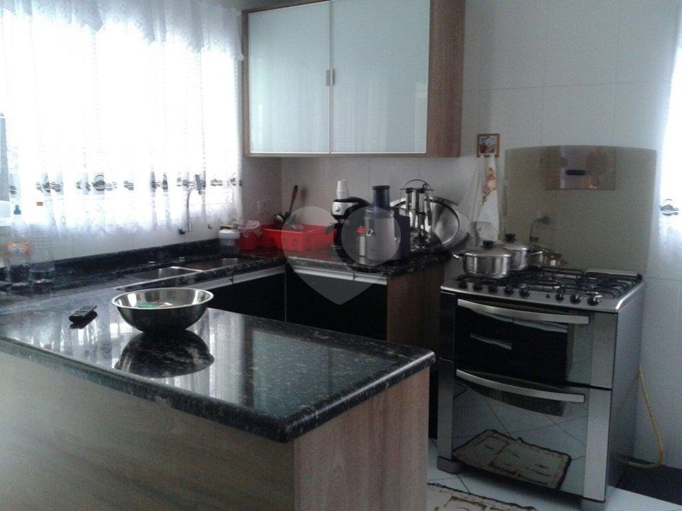 Sobrado à venda com 5 quartos, sendo 4 suítes, em Horto, São Paulo, SP