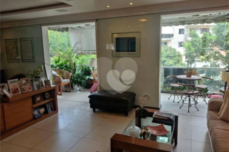 Apartamento à venda com 4 quartos, sendo 2 suítes, em Cosme Velho, Rio de Janeiro, RJ