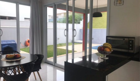 Casa à venda com 3 quartos, sendo 2 suítes,  no condomínio Morada do Bosque, Vinhedo - SP