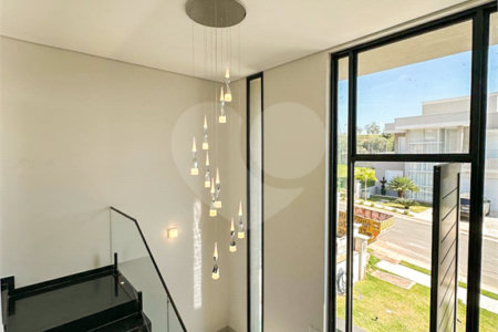 Casa à venda com 3 quartos, sendo 1 suíte, no condomínio Residencial Mont'alcino, Valinhos - SP