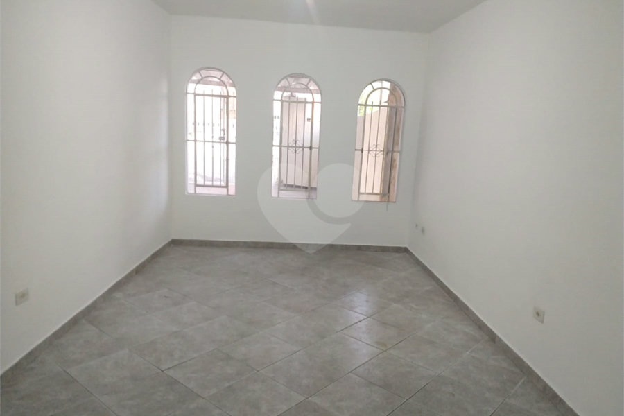 Sobrado à venda com 3 quartos, sendo 1 suíte, em Tremembé, São Paulo, SP