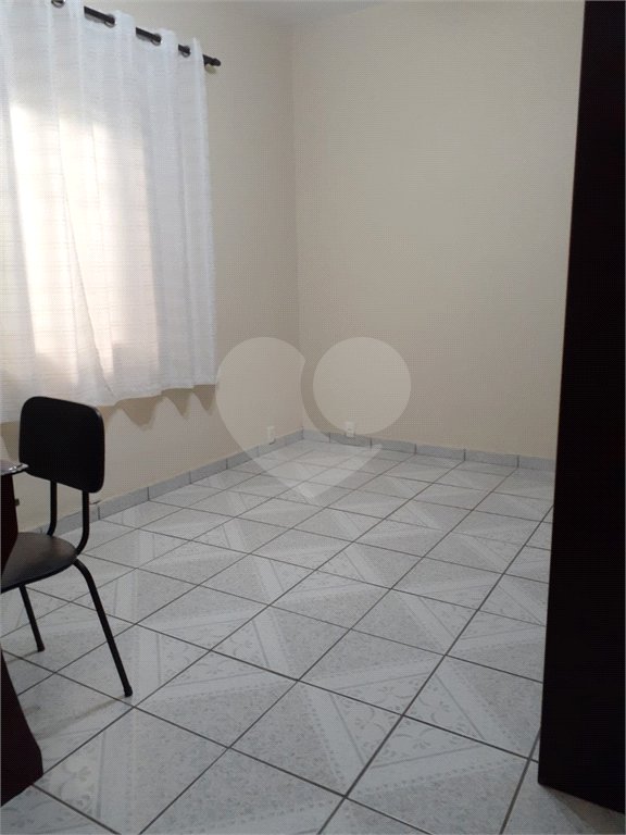 Sobrado à venda com 4 quartos em Vila Correa, Ferraz de Vasconcelos, SP