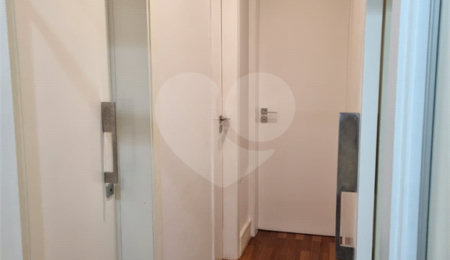 Apartamento à venda com 3 quartos, sendo 1 suíte,  em Vila Olímpia, São Paulo, SP