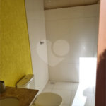 Casa à venda com 2 suítes no condomínio Jd. Avelino II, São Paulo - SP