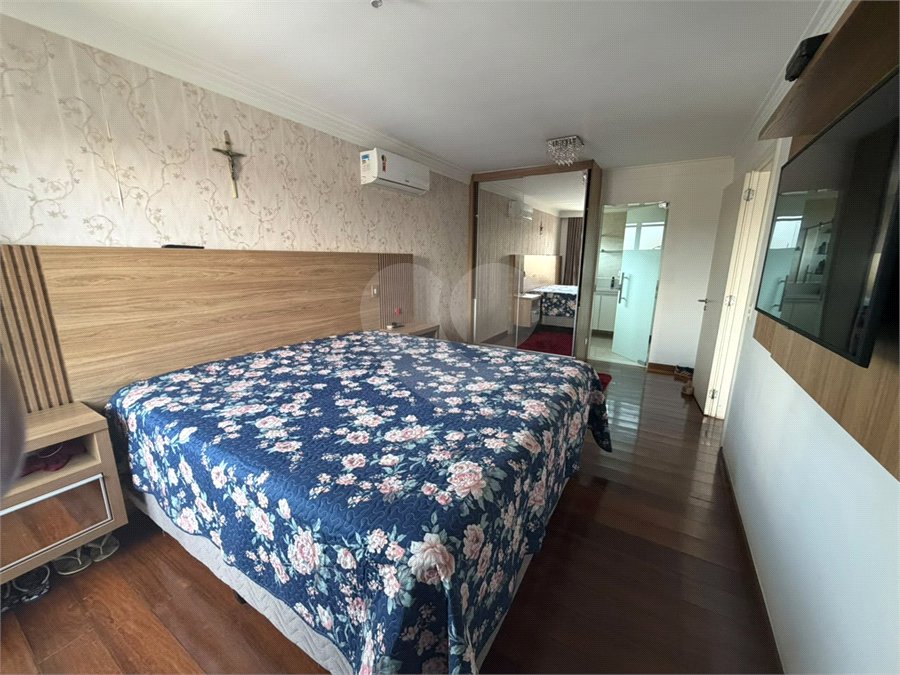 Casa à venda com 4 quartos, sendo 3 suítes,  no condomínio The House, São Paulo - SP