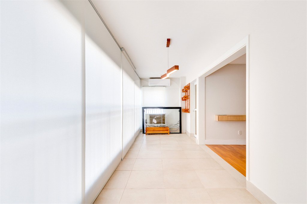 Apartamento à venda com 3 quartos, sendo 2 suítes, em Santo Amaro, São Paulo, SP