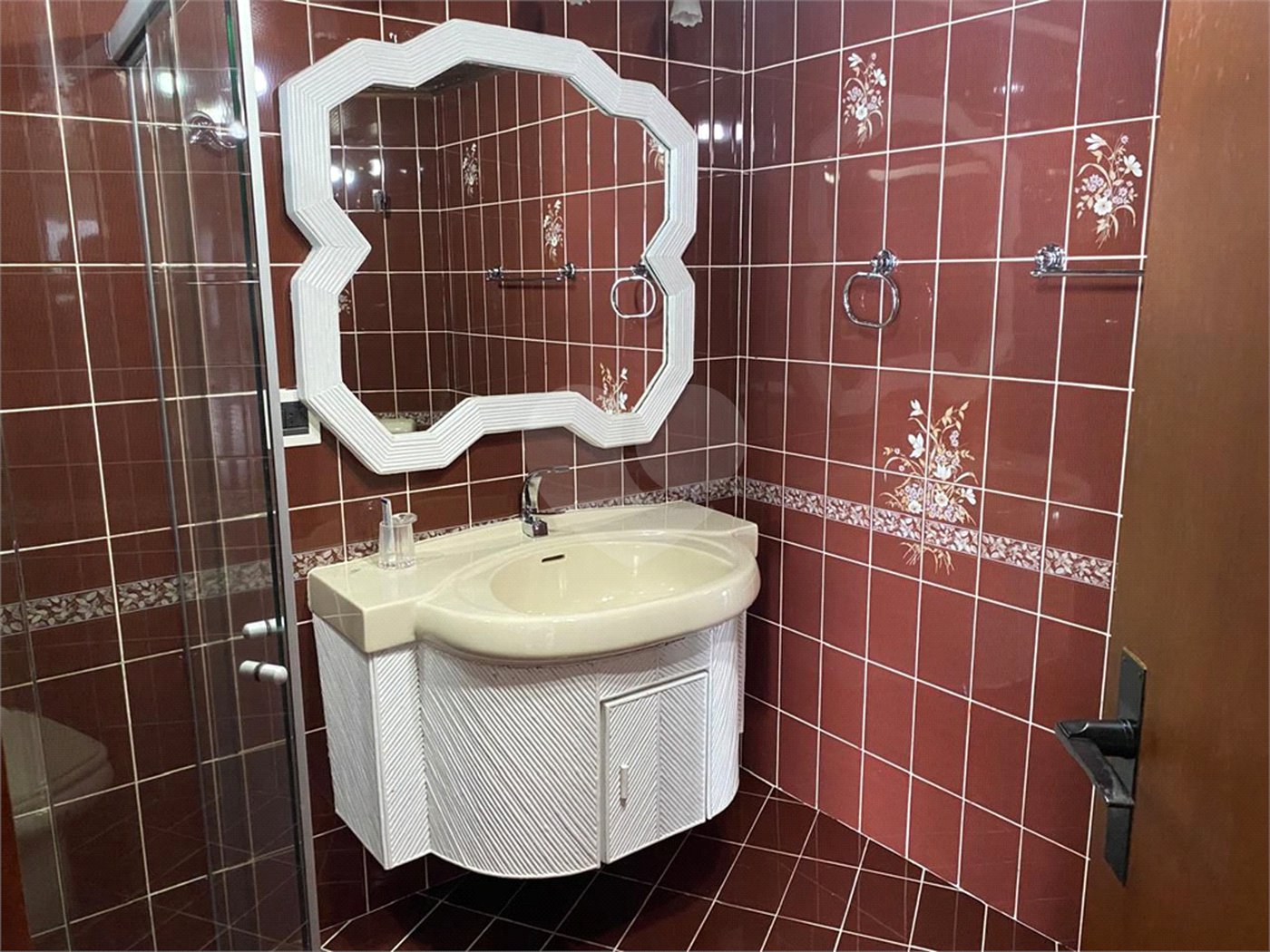 Apartamento à venda com 4 suítes em Jardim Astúrias, Guarujá, SP