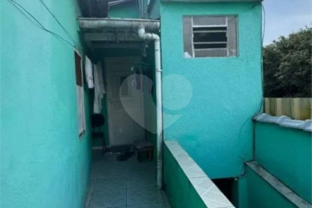 Casa à venda com 4 quartos em Parque Maria Domitila, São Paulo, SP