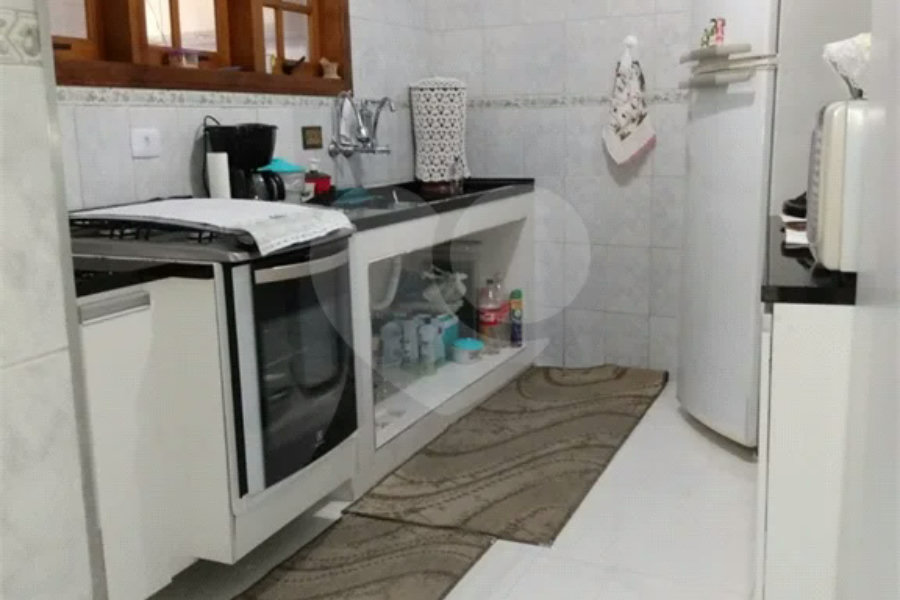 Sobrado à venda com 3 quartos, sendo 1 suíte, em Tremembé, São Paulo, SP