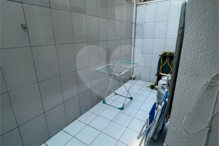 Casa à venda com 3 quartos, sendo 1 suíte, no condomínio Residencial Villagio Vitória, Guarulhos - SP