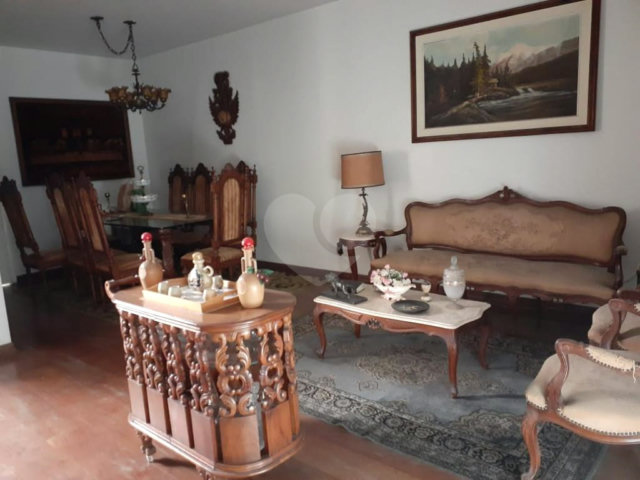 Sobrado à venda com 3 quartos, sendo 1 suíte,  em Vila Mariana, São Paulo, SP