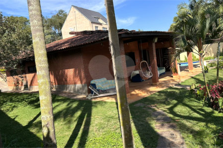Casa à venda com 8 quartos, sendo 4 suítes, em Eldorado, Diadema, SP
