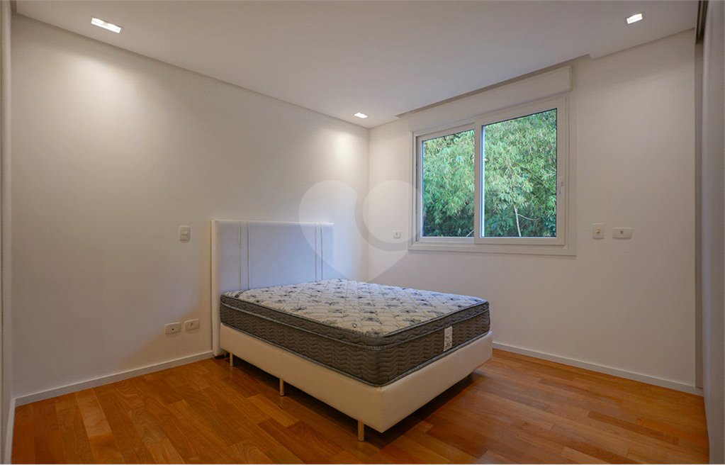 Casa para alugar com 4 suítes no condomínio Hípica Garden, São Paulo - SP