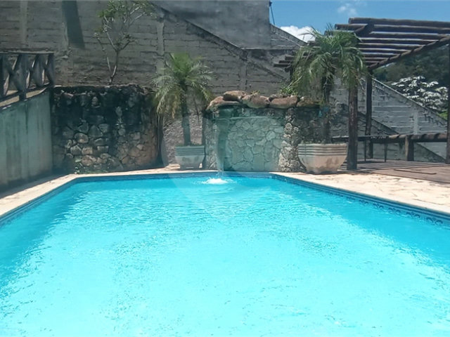 Casa à venda com 5 quartos, sendo 1 suíte,  em Roseira, Mairiporã, SP