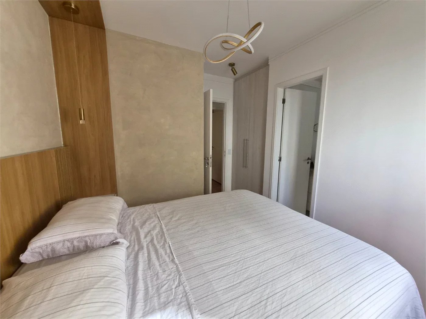 Apartamento à venda com 2 quartos, sendo 1 suíte, em Pinheiros, São Paulo, SP