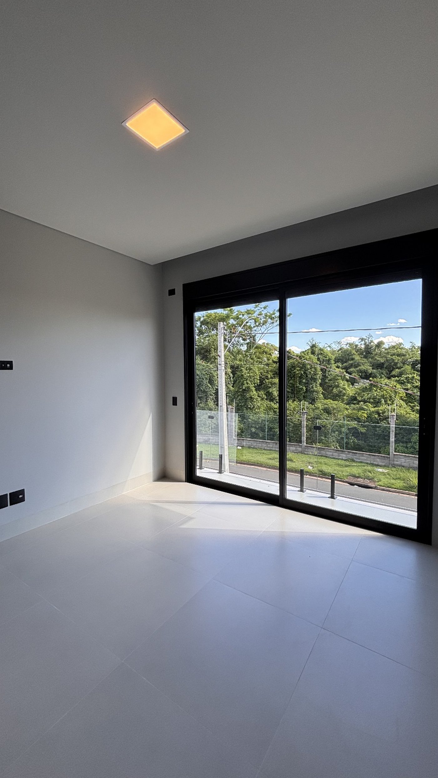 Casa à venda com 4 quartos, sendo 2 suítes, no condomínio Residencial Damha Belvedere, Presidente Prudente - SP