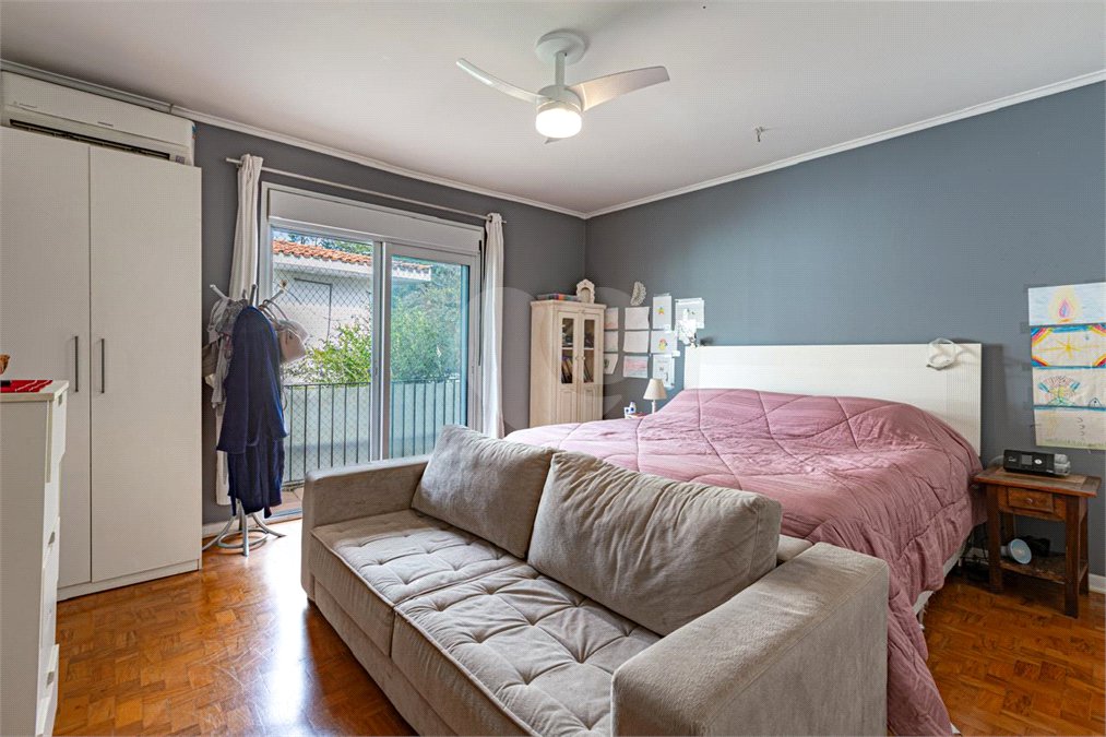 Sobrado à venda com 3 quartos, sendo 1 suíte, em Alto da Boa Vista, São Paulo, SP