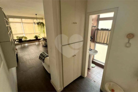 Apartamento à venda com 3 quartos, sendo 1 suíte, em Cerqueira César, São Paulo, SP